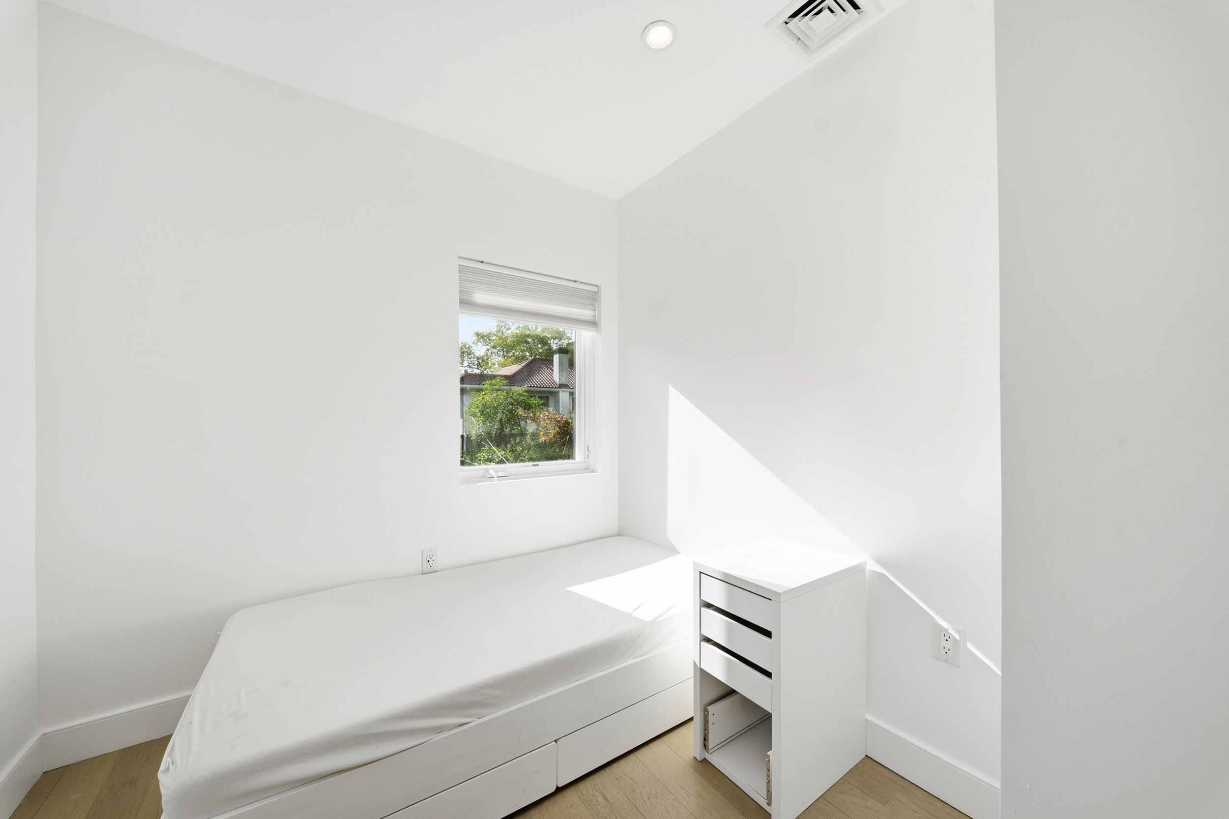 1560 East 27th Street, Brooklyn, NY, 11229 - Photo 8