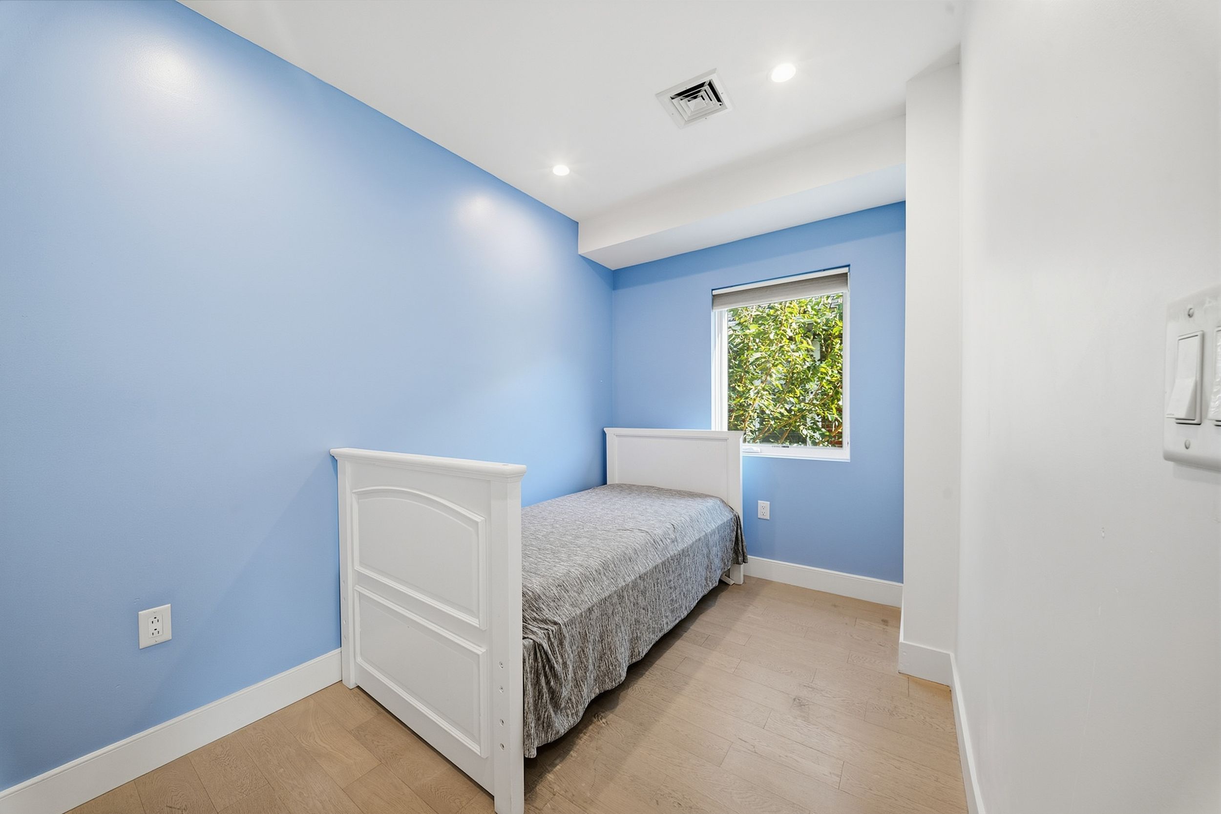1560 East 27th Street, Brooklyn, NY, 11229 - Photo 9